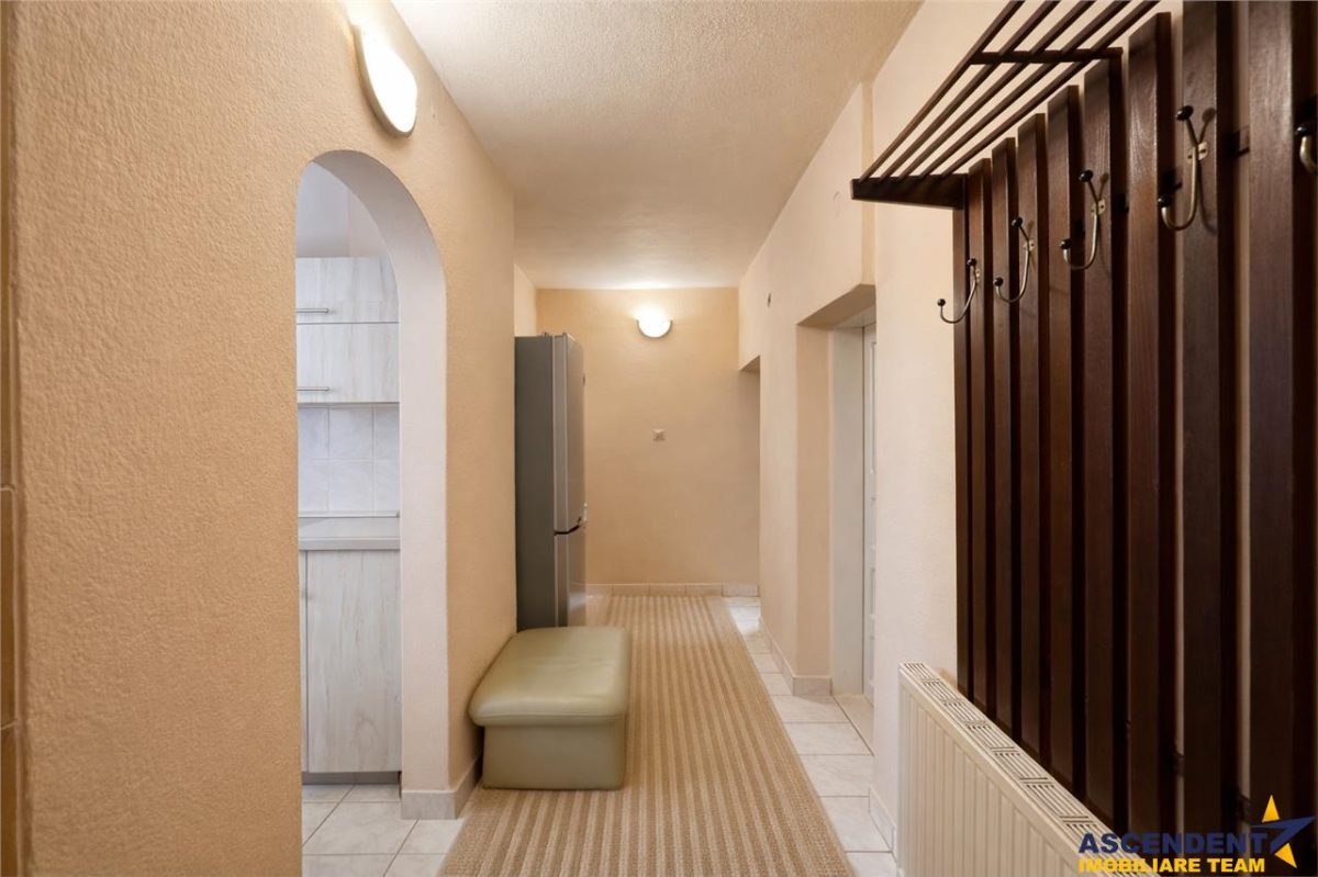 Casa potential:locuire multifamiliala,activitati comerciale,birouri,677 mp teren - foto 5