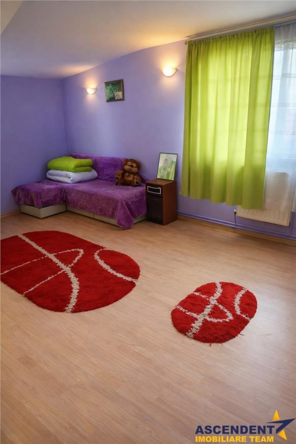 Casa potential:locuire multifamiliala,activitati comerciale,birouri,677 mp teren - foto 9