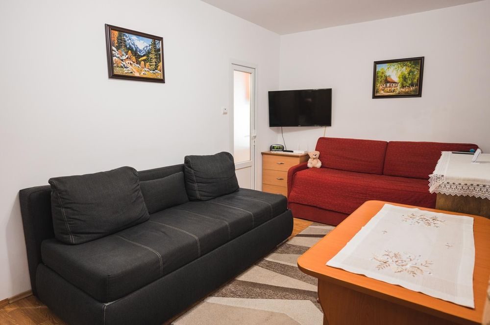 Garsoniera Tractorul,etajul 2,mobilata,58500 Euro neg - 