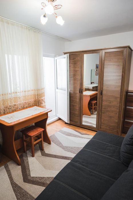 Garsoniera Tractorul,etajul 2,mobilata,58500 Euro neg - foto 3