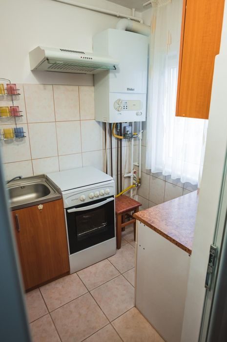 Garsoniera Tractorul,etajul 2,mobilata,58500 Euro neg - foto 5