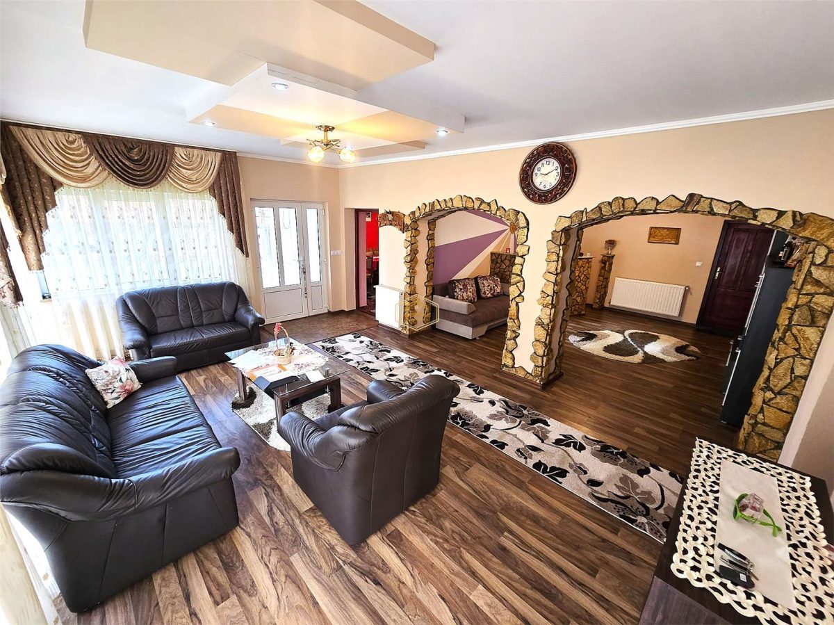 Casa complet mobilata si utilata | Teren 2500 mp | Liniste, natura autentic romanesc - foto 3