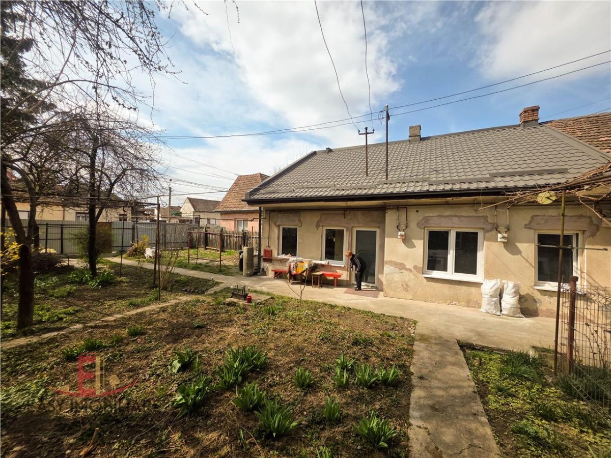 Casa de vanzare, Central, 65mp,  Zona 0, curte, Targu Mures - 