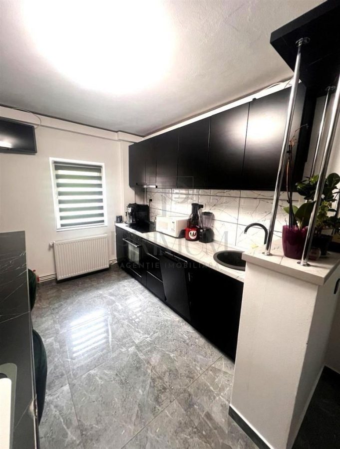 SOARELUI - ETAJ 2 - BLOC IZOLAT - 3 CAMERE - 2 BAI - CENTRALA PROPRIE - CLIMA - 