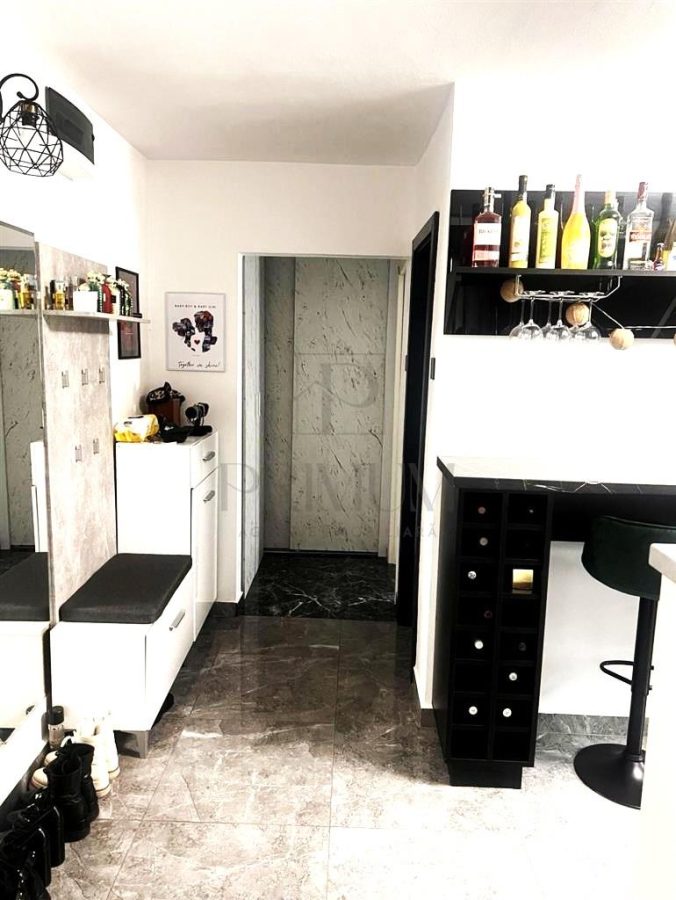 SOARELUI - ETAJ 2 - BLOC IZOLAT - 3 CAMERE - 2 BAI - CENTRALA PROPRIE - CLIMA - foto 3