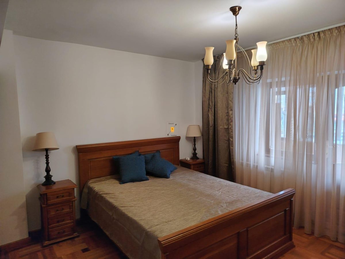 Apartament 3 camere/2 bai zona Ultracentrala - foto 2