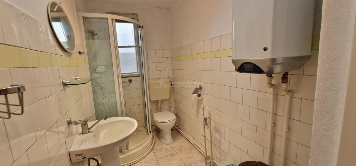 Chirie Resita  Apartament 90 mp. etj.1 la casa. - foto 3