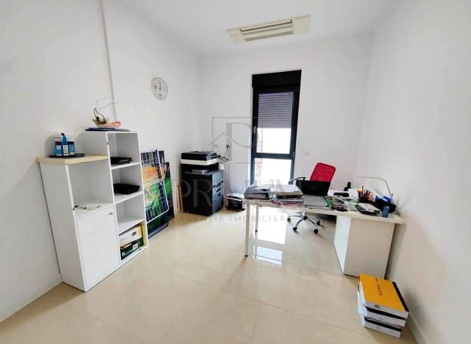 TORONTAL - PENTHOUSE - LIFT - 4 CAMERE - 2 BAI - 2 BALCOANE - INCALZIRE PARDOSEALA - PARCARE SUBTERANA - foto 3