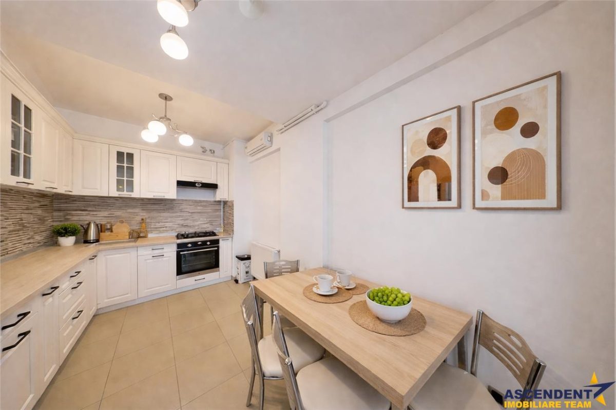 80mp,decomandat,mobilat,accesorizat,cu orizont catre munti,parcare,Isaran,Coresi, Tractorul, Brasov - foto 2