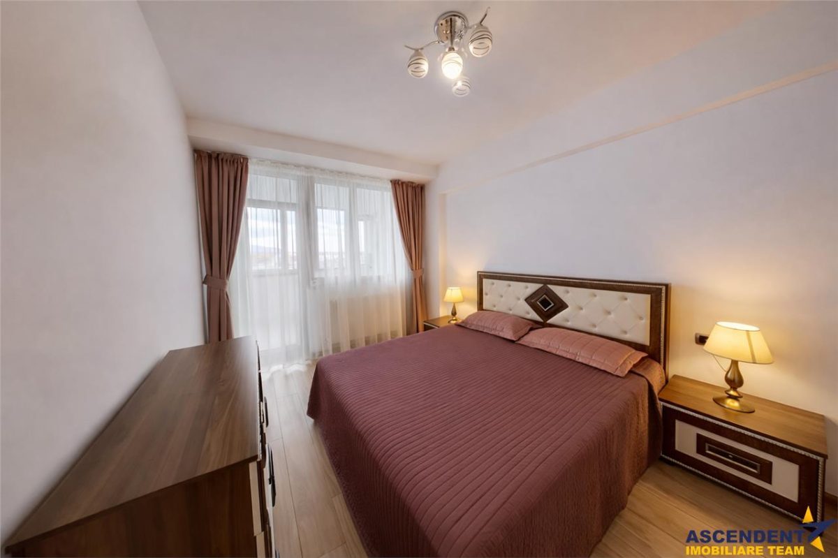 80mp,decomandat,mobilat,accesorizat,cu orizont catre munti,parcare,Isaran,Coresi, Tractorul, Brasov - foto 4