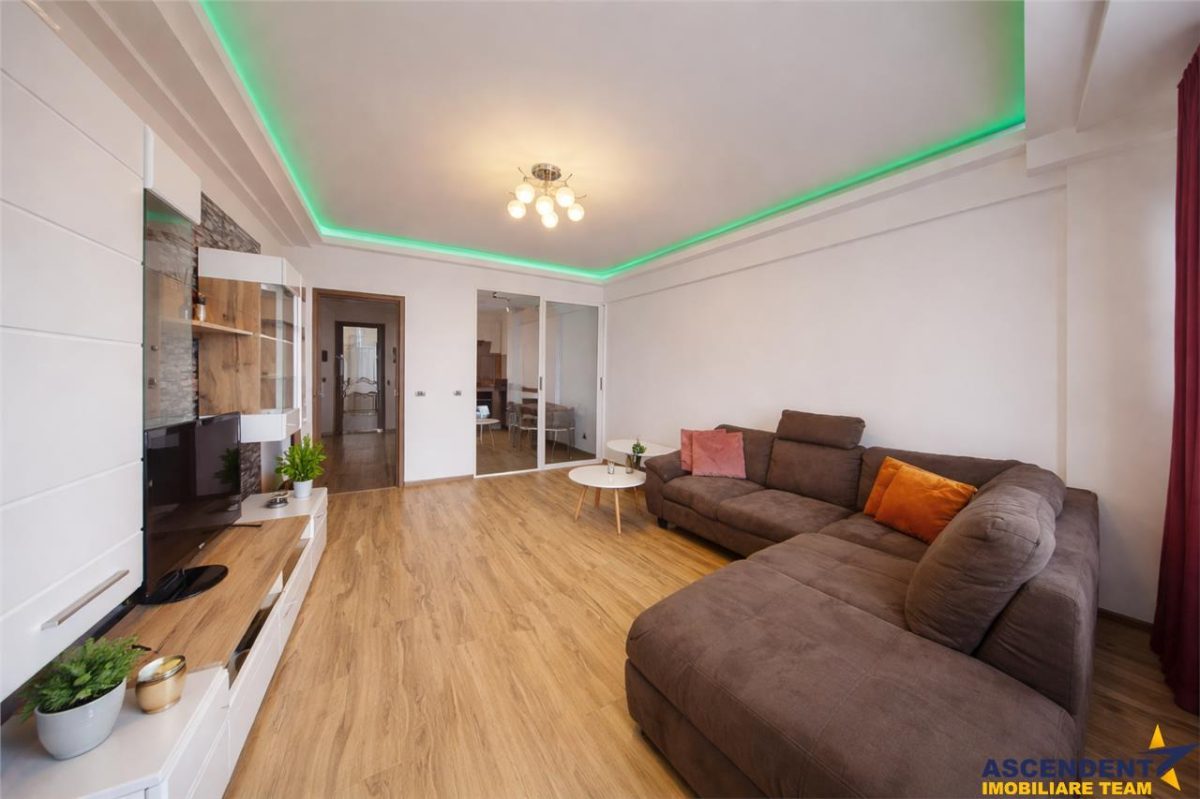 80mp,decomandat,mobilat,accesorizat,cu orizont catre munti,parcare,Isaran,Coresi, Tractorul, Brasov - foto 10