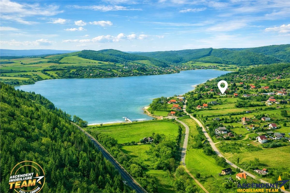 FILM!Teren intravilan,remarcabil areal,lacul Padureni,Moacsa, Covasna - 