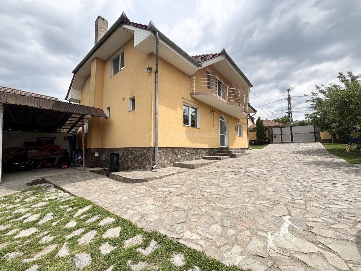 Casa - Vila - str. Piatra Craiului - 