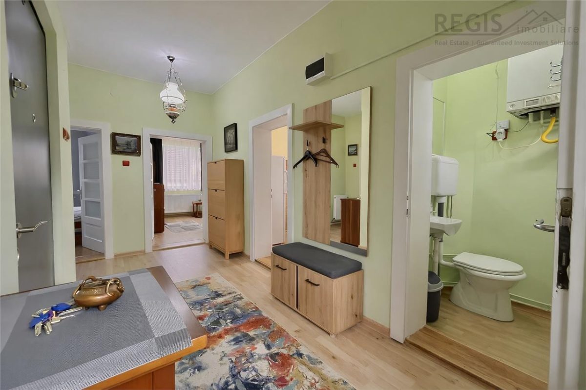 Apartament 2 Camere in Centrul Istoric cu Garaj si Curte - foto 11