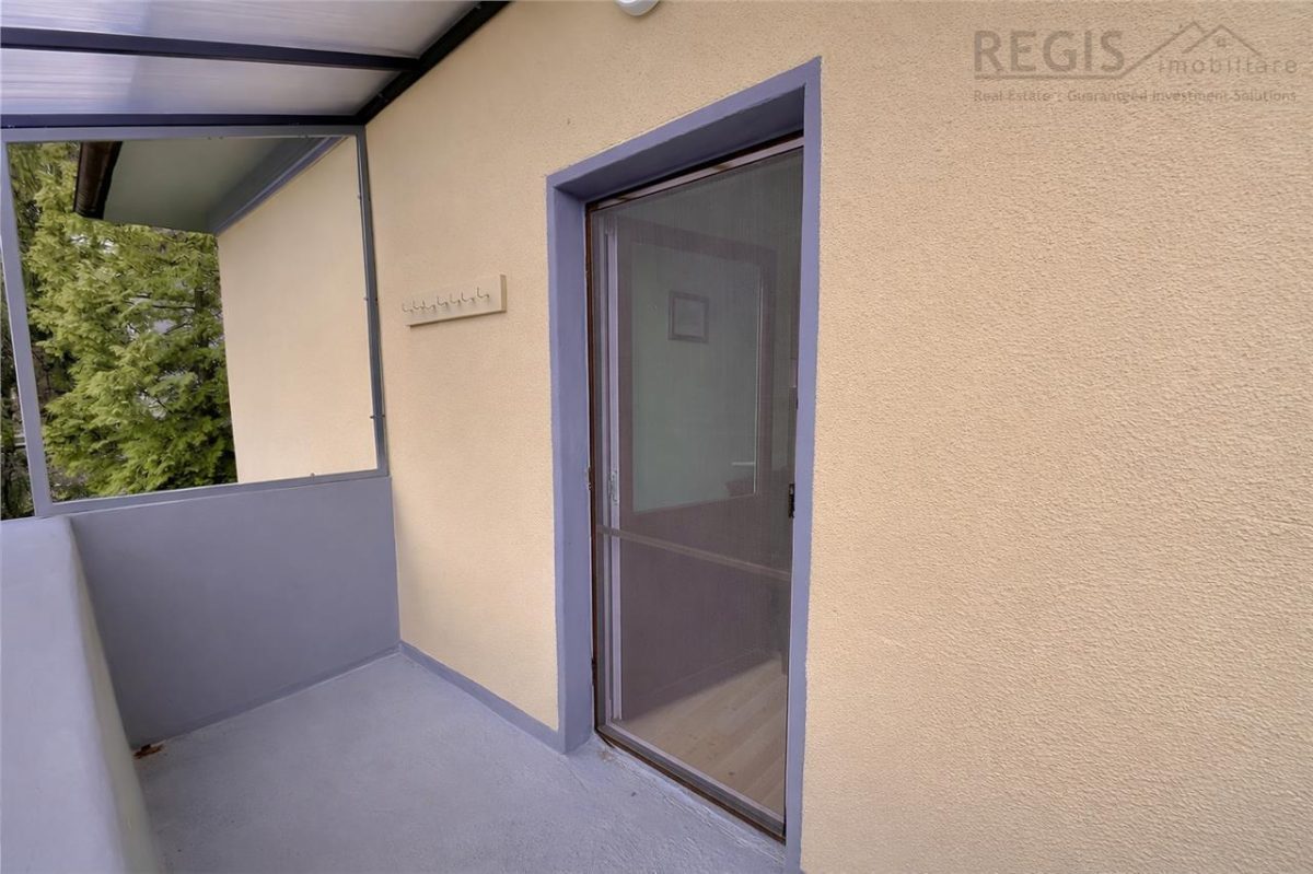 Apartament 2 Camere in Centrul Istoric cu Garaj si Curte - foto 13