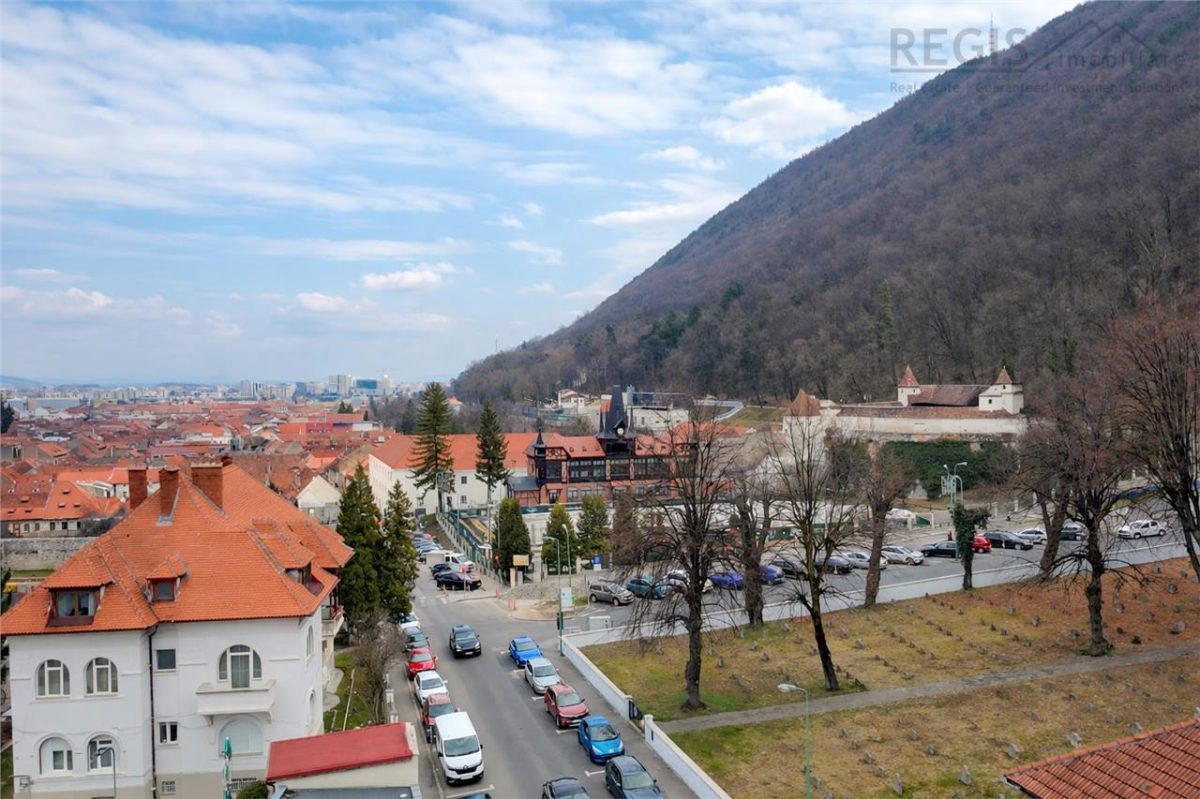 Apartament 2 Camere in Centrul Istoric cu Garaj si Curte - foto 4