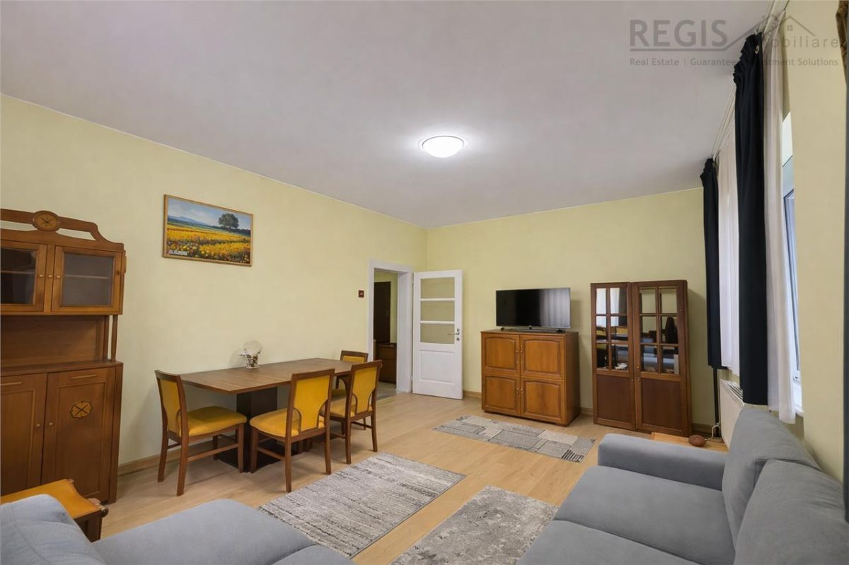 Apartament 2 Camere in Centrul Istoric cu Garaj si Curte - foto 6