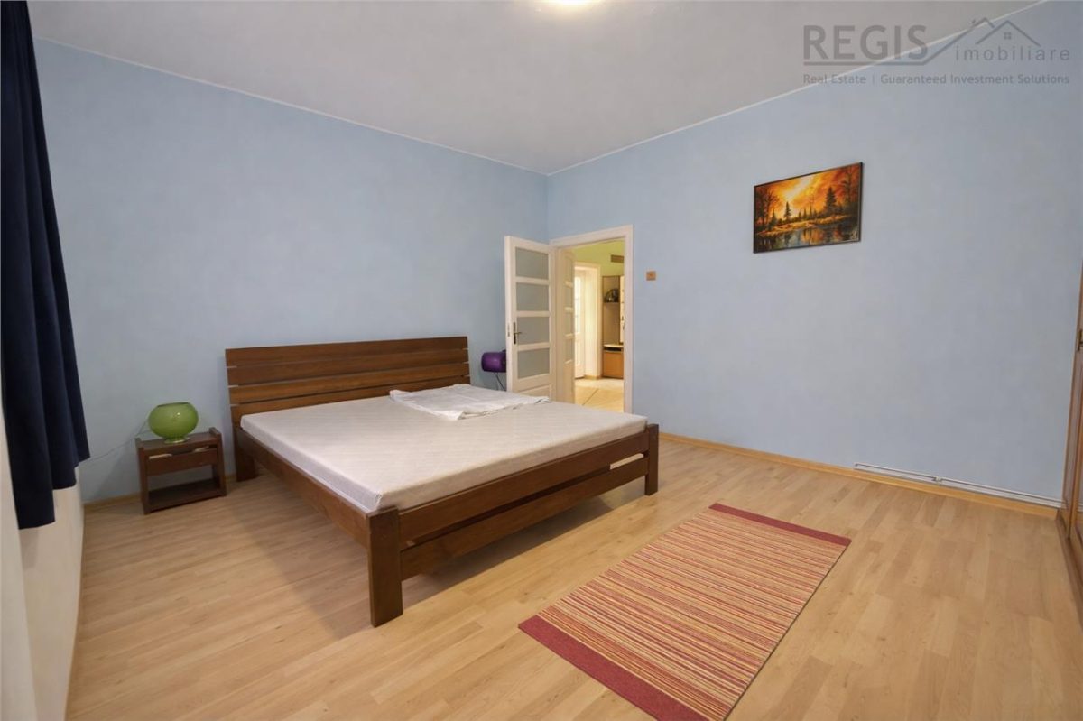 Apartament 2 Camere in Centrul Istoric cu Garaj si Curte - foto 8
