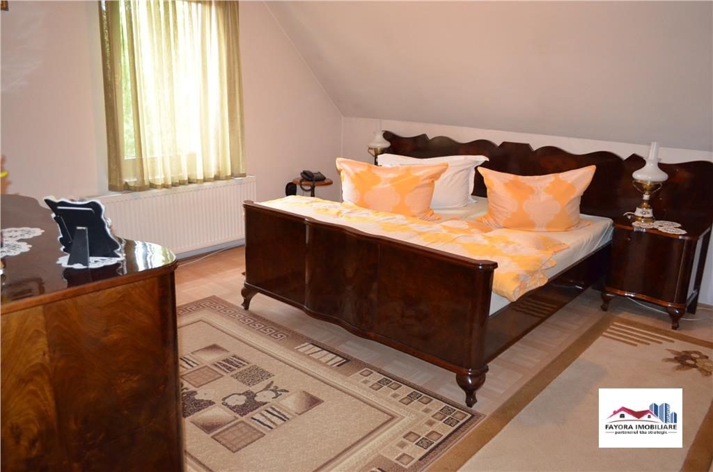 Casa si Spatiu Comercial de Vanzare Zona Semicentrala - 