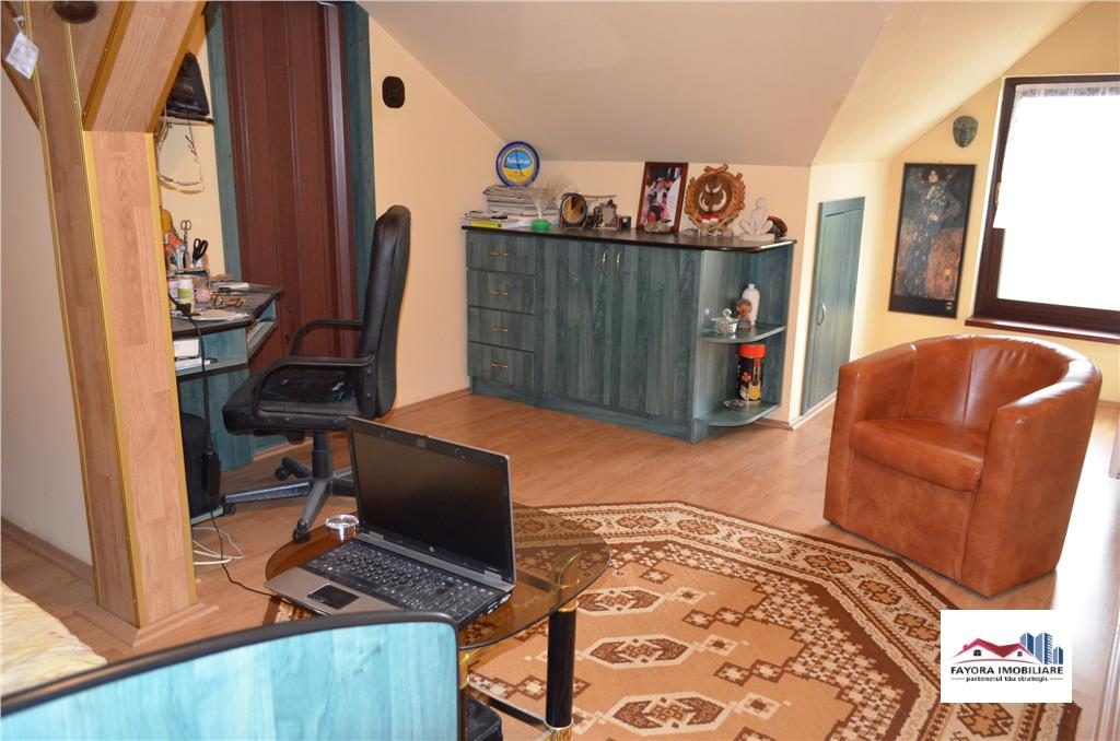 Casa si Spatiu Comercial de Vanzare Zona Semicentrala - foto 3