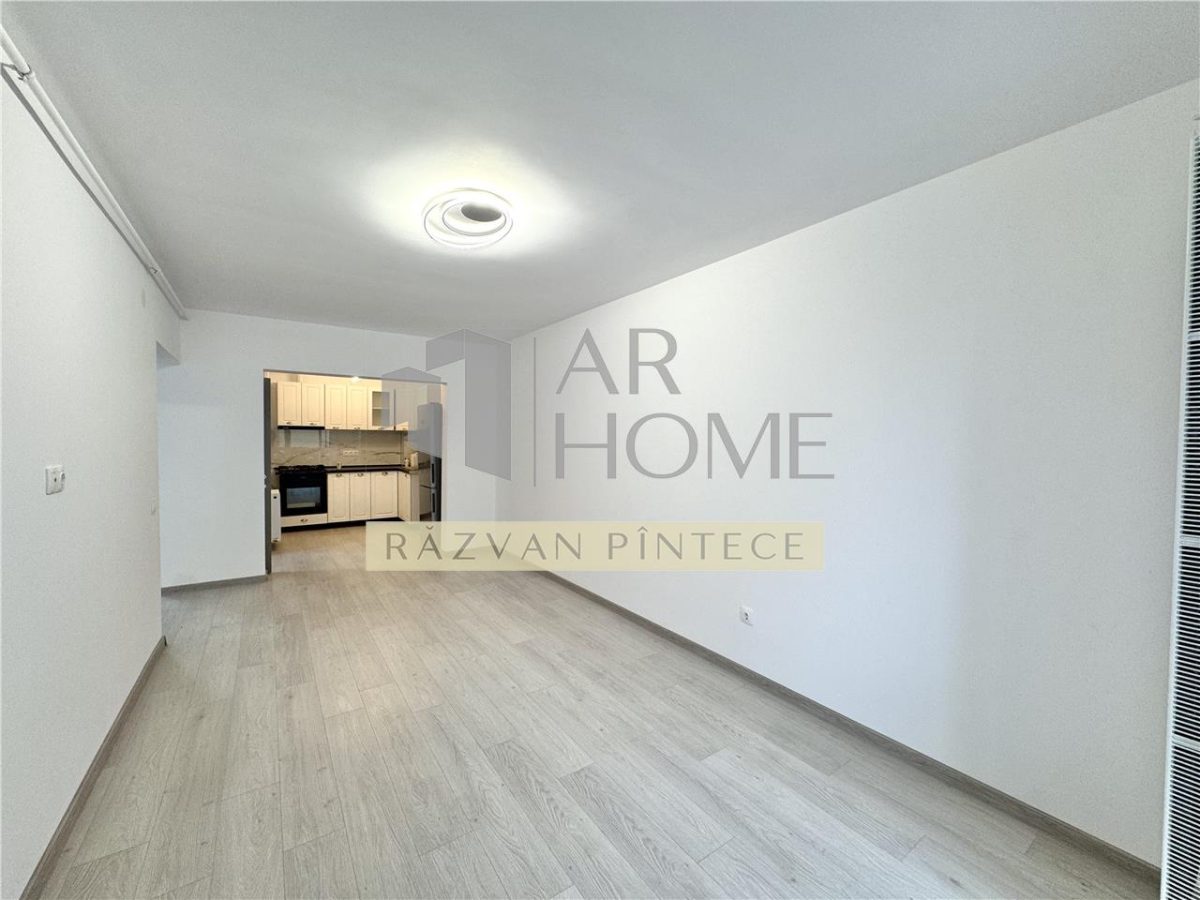 Inchiriere apartament 2 camere, partial mobilat utilat, White Tower Sud, Ploiesti. - foto 2