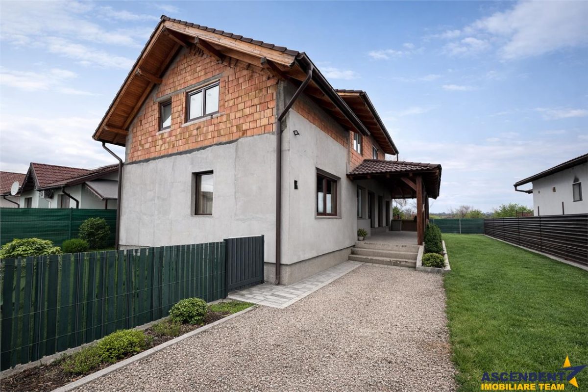 Vila individuala,5 camere,5  bai,170mp utili,areal A,teren 660 mp,Sangeorgiu de Mures - 