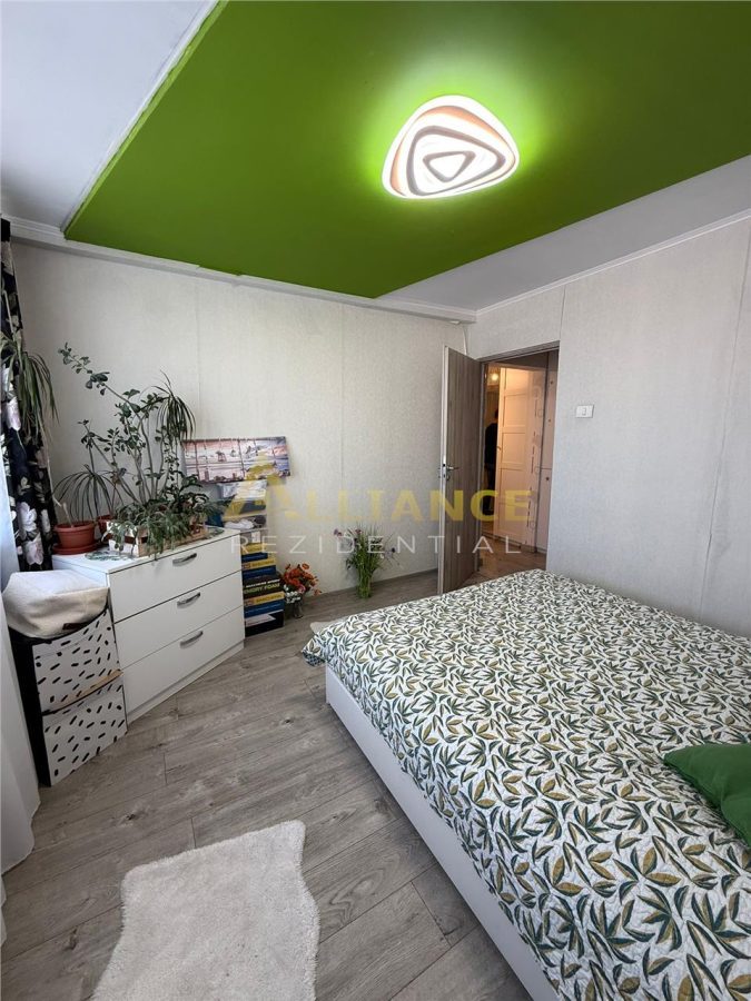 {Bulevardul 1 Decembrie } Apartament 3 camere mobilat-utilat - foto 2