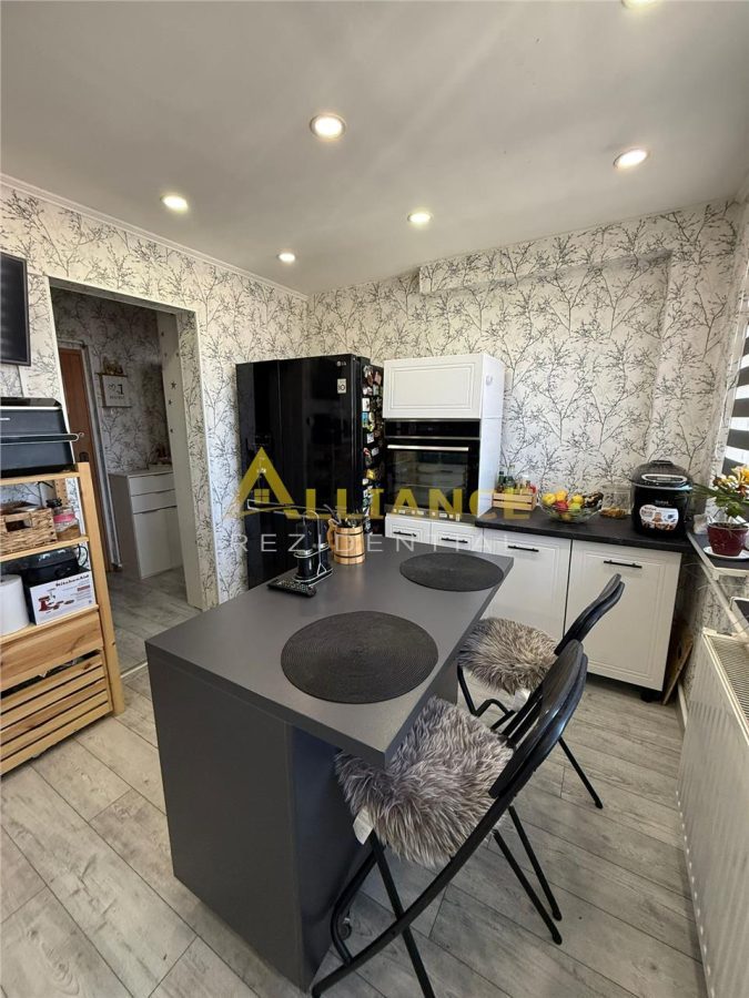 {Bulevardul 1 Decembrie } Apartament 3 camere mobilat-utilat - foto 12