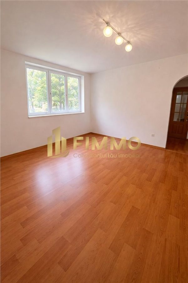 Spatiu central | Pretabil birou | ID: 1710 - 