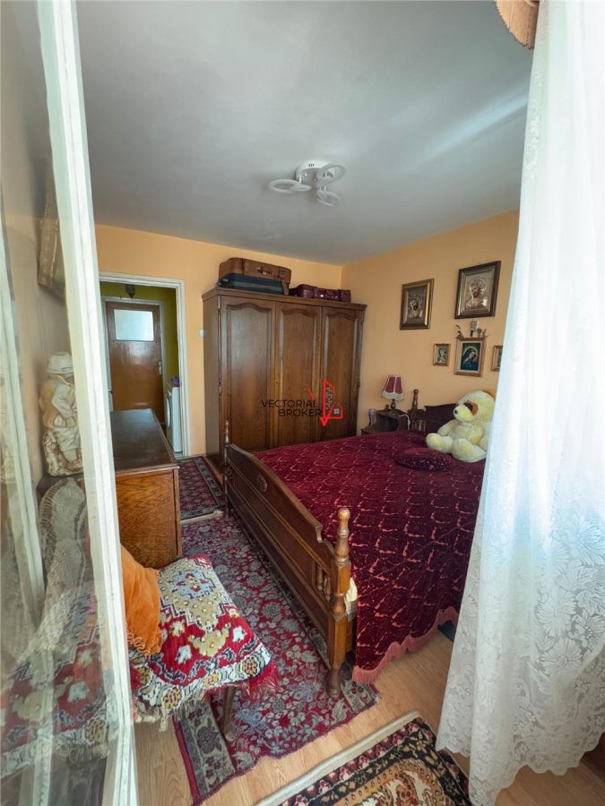 Apartament 3 camere Dristor Biserica Rimnicu Sarat - foto 4