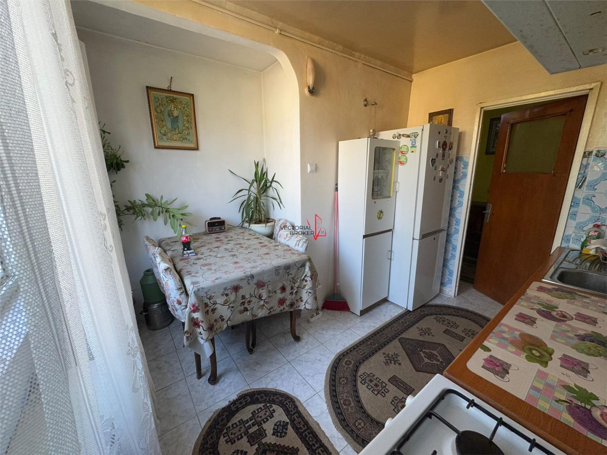 Apartament 3 camere Dristor Biserica Rimnicu Sarat - foto 6