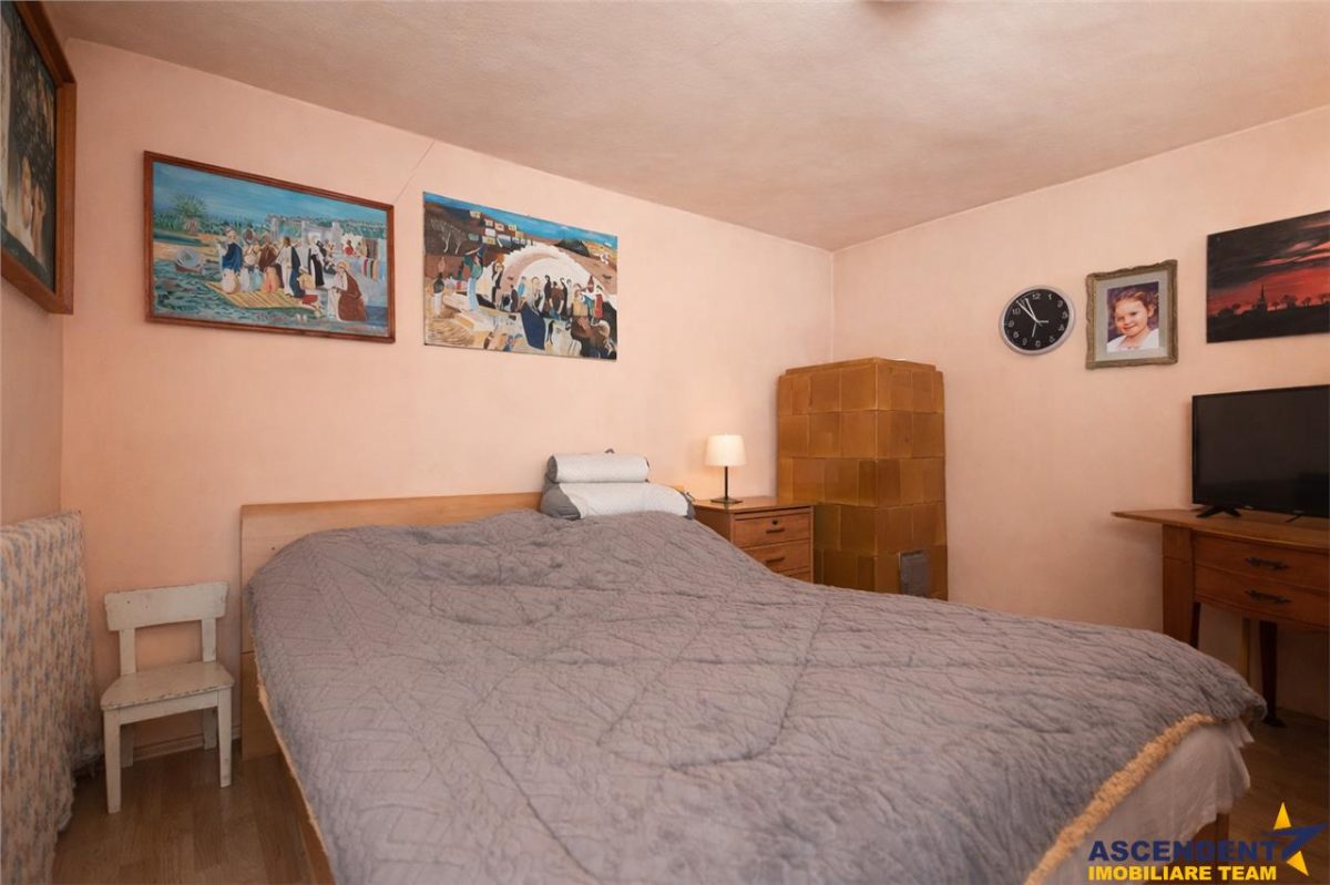 FILM! Casa primitoare in centrul orasului Targu Secuiesc - foto 7