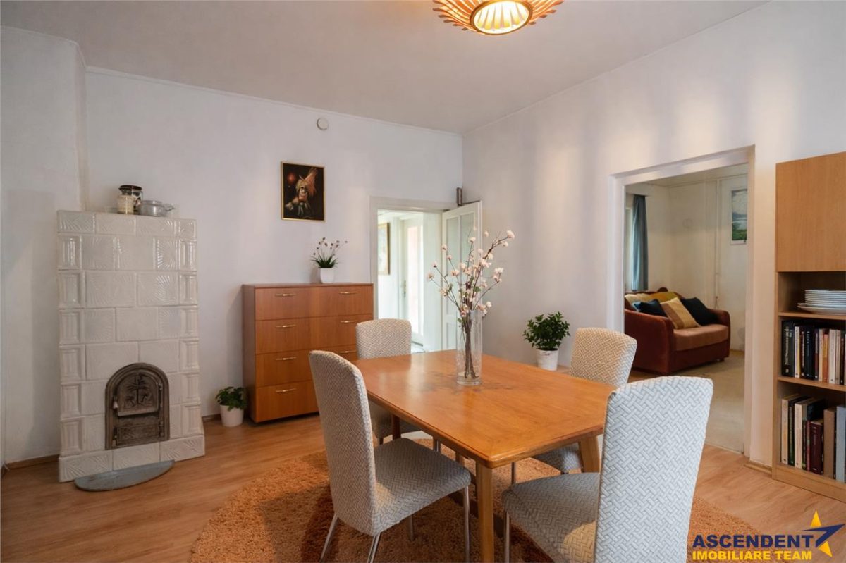 FILM! Casa primitoare in centrul orasului Targu Secuiesc - foto 9