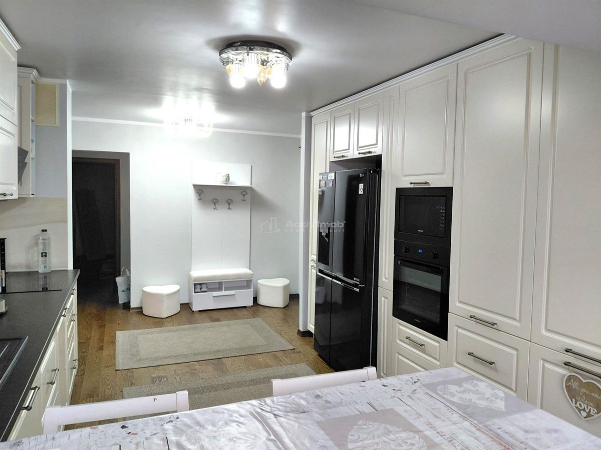 Baia Mare Ultracentral Vanzare | Apartament 4 camere etaj 2 - 
