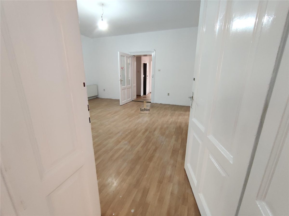 Spatii Birouri - 1200 mp - Zona Centrala - foto 13