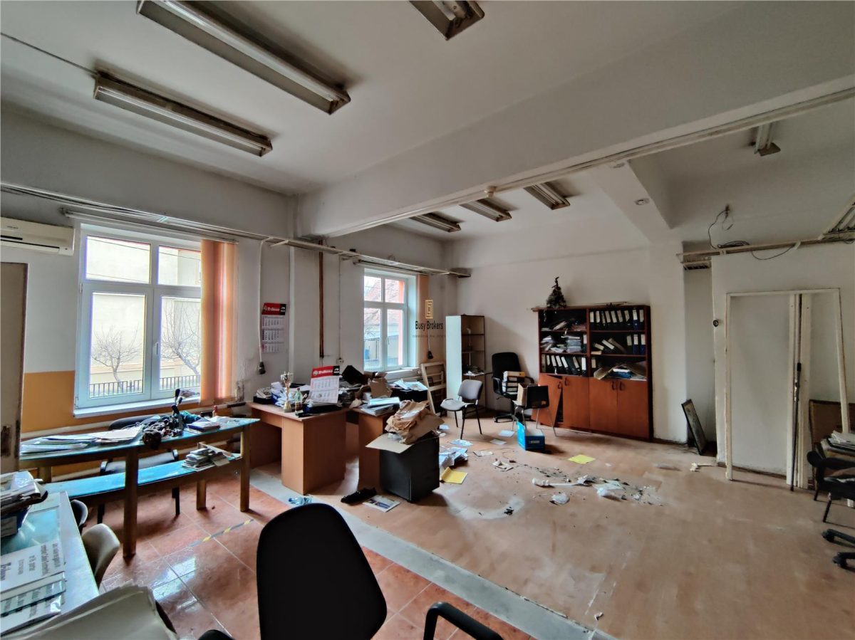 Spatii Birouri - 1200 mp - Zona Centrala - foto 24