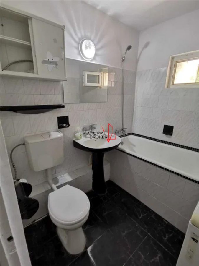 2 camere Titan Piata Minis bloc din 1984 vedere pe spate - foto 6