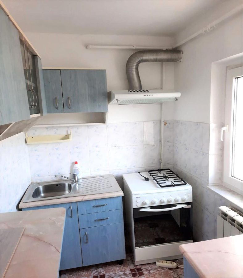 Baia Mare Vanzare I Garsoniera mobilata utilata Zona Liceului Emil Racovita - foto 4