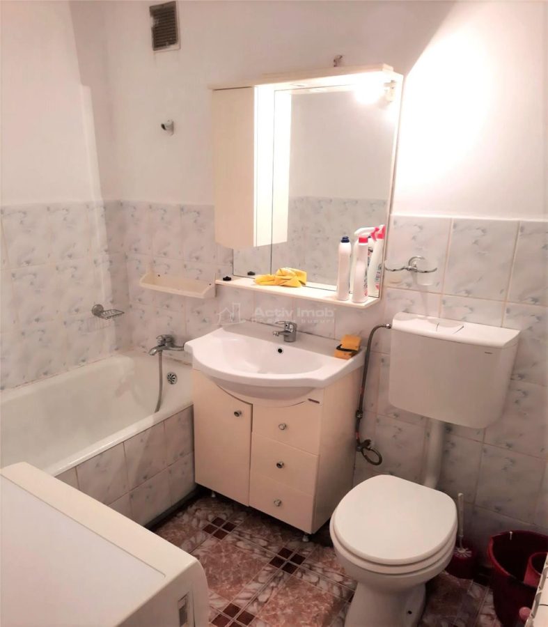 Baia Mare Vanzare I Garsoniera mobilata utilata Zona Liceului Emil Racovita - foto 5