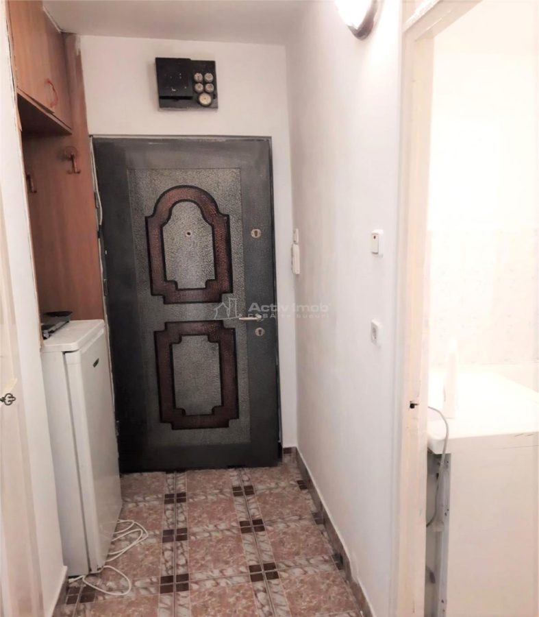 Baia Mare Vanzare I Garsoniera mobilata utilata Zona Liceului Emil Racovita - foto 6