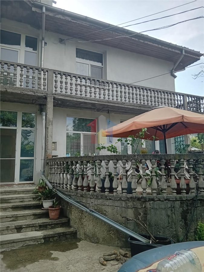 Vila S+P+1+M- Islaz, 8 camere, Suprafata teren 971 mp, Suprafata construita 410 mp - foto 2