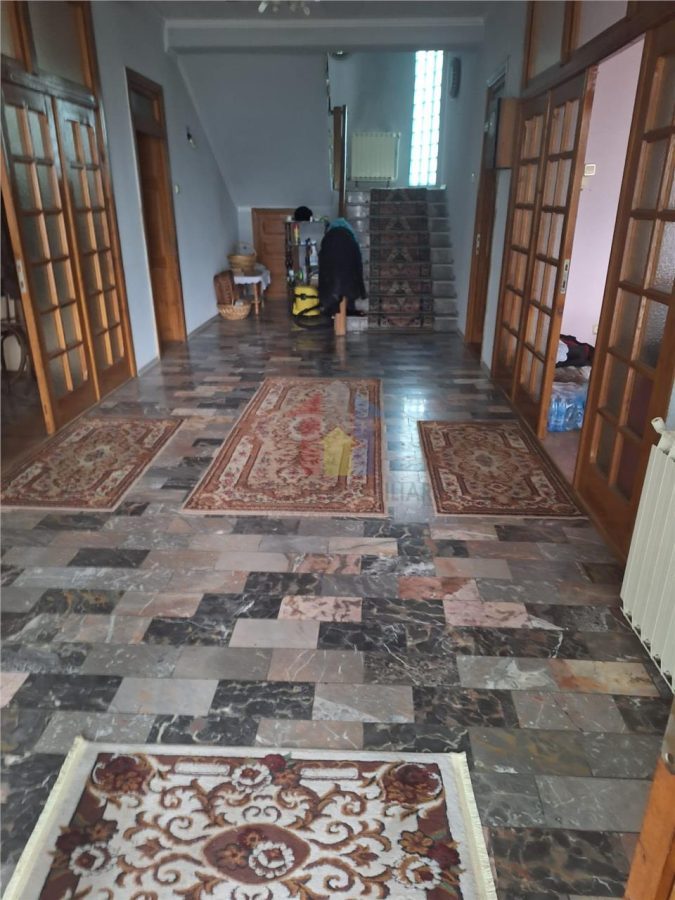 Vila S+P+1+M- Islaz, 8 camere, Suprafata teren 971 mp, Suprafata construita 410 mp - foto 9