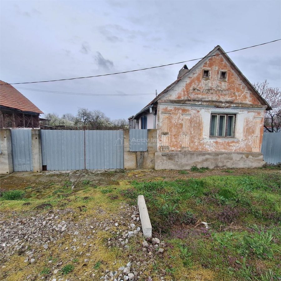 Casa cu Gradina si Teren, 4636 MP. Ghertenis - foto 2