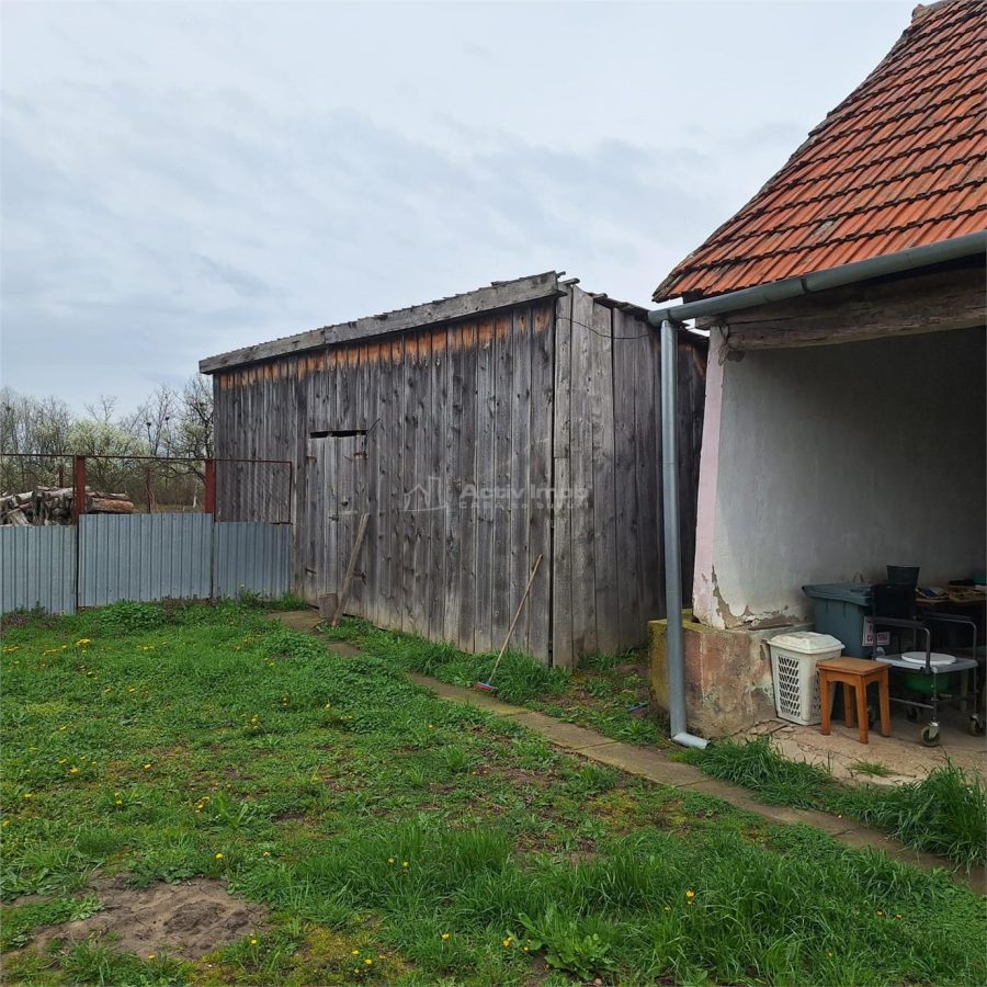 Casa cu Gradina si Teren, 4636 MP. Ghertenis - foto 16