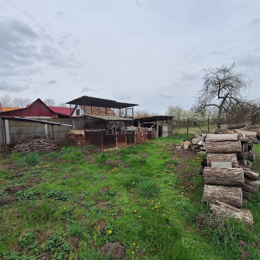 Casa cu Gradina si Teren, 4636 MP. Ghertenis - foto 4