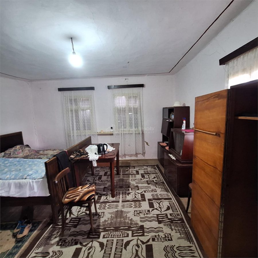 Casa cu Gradina si Teren, 4636 MP. Ghertenis - foto 10