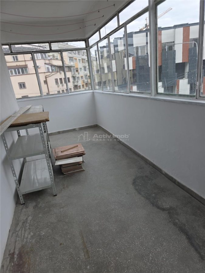 Vanzare Apartament 3 Camere  Victoriei- Piata Sfintii Voievozi - 