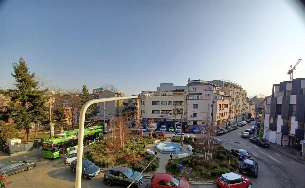 Vanzare Apartament 3 Camere  Victoriei- Piata Sfintii Voievozi - foto 3