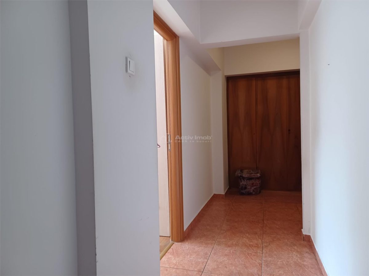 Vanzare Apartament 3 Camere  Victoriei- Piata Sfintii Voievozi - foto 8