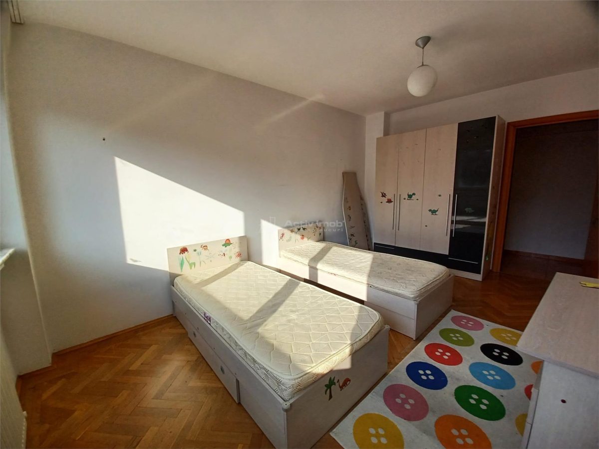 Vanzare Apartament 3 Camere  Victoriei- Piata Sfintii Voievozi - foto 10